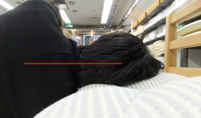 枕のオーダーメイドを大阪 睡眠改善研究室ですると 男性2