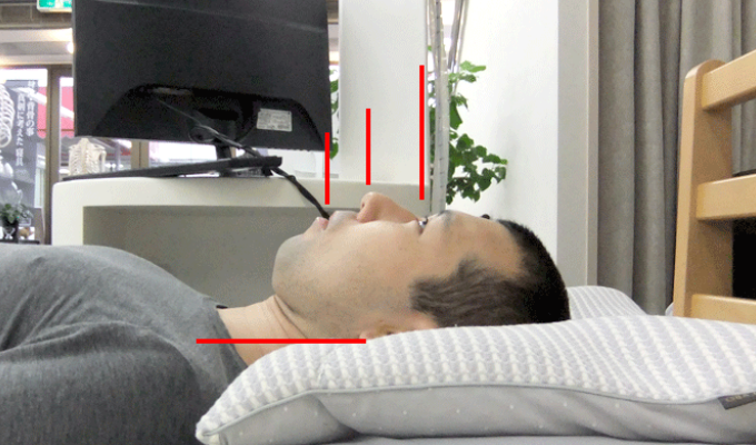 枕のオーダーメイドを大阪 睡眠改善研究室ですると 男性3