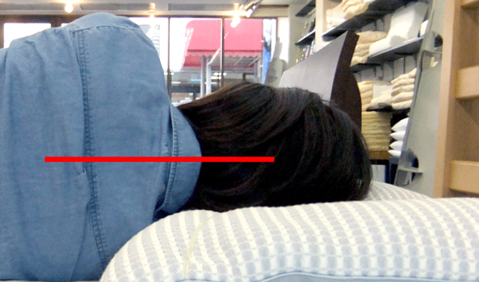 枕のオーダーメイドを大阪 睡眠改善研究室ですると 女性4